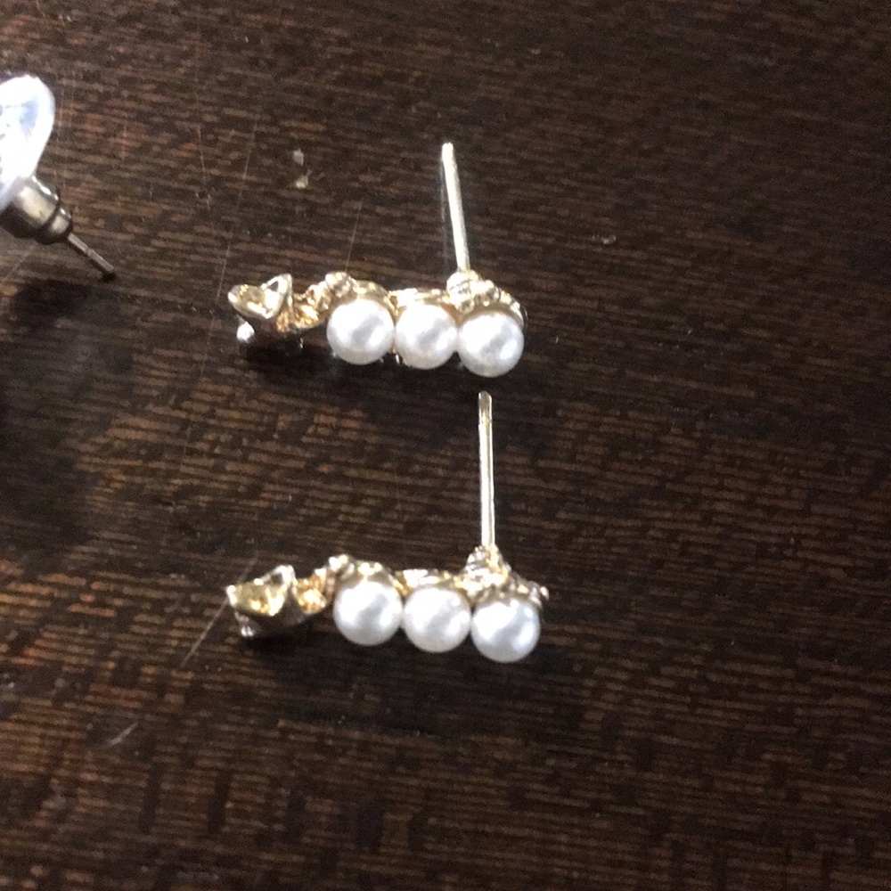 Earring bundle - Picture 2 of 3